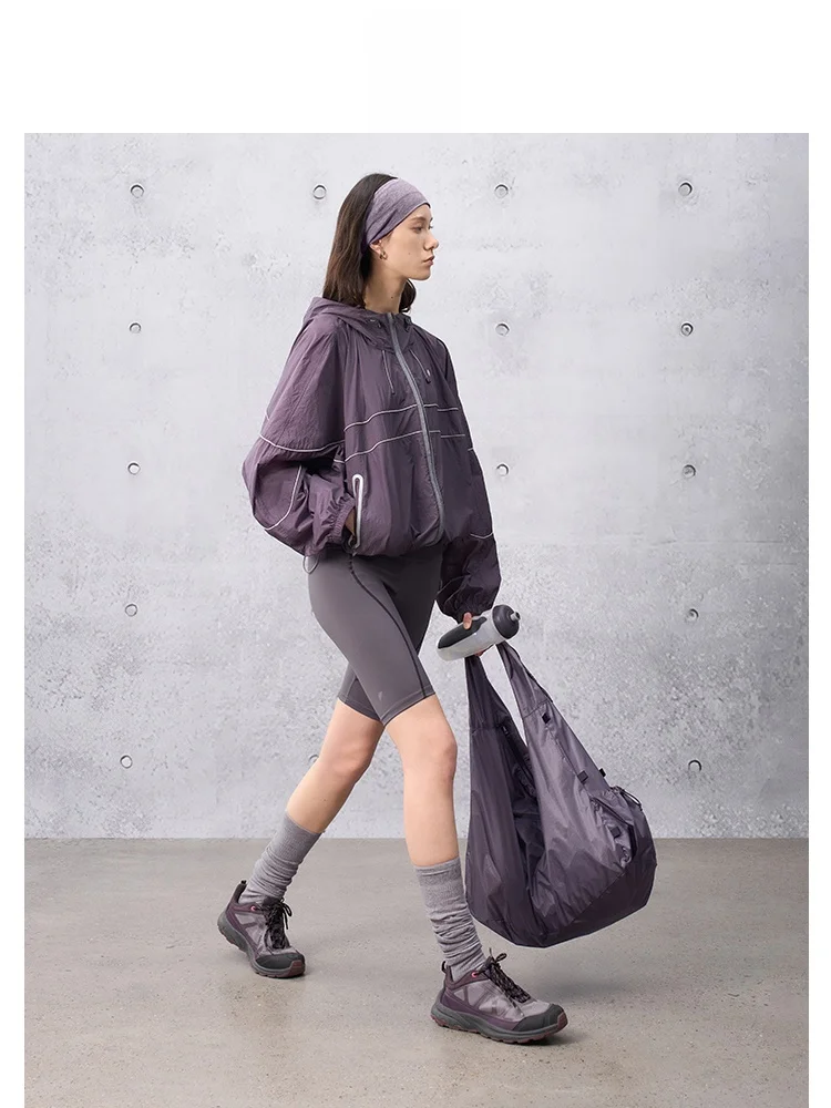 濡れてもいい服：半圆オリジナルデザイン女性用薄手パーカーの実用性と使用シーン