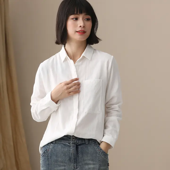 快適なコットンの白い女性用シャツ【春秋用・ゆったりしたデザイン・長袖】