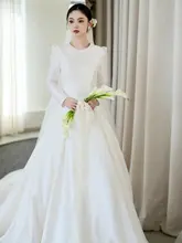 エレガントな長袖軽婚纱【サテン素材・小さなトレー付き・白色・おもてなし用】（セットアップ対応）