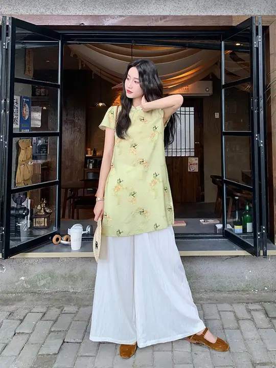 黄色のレトロなボタン付き新中式スタイルの女性用夏服【気品溢れるデザイン・ワイドパンツ・セットアップ対応】