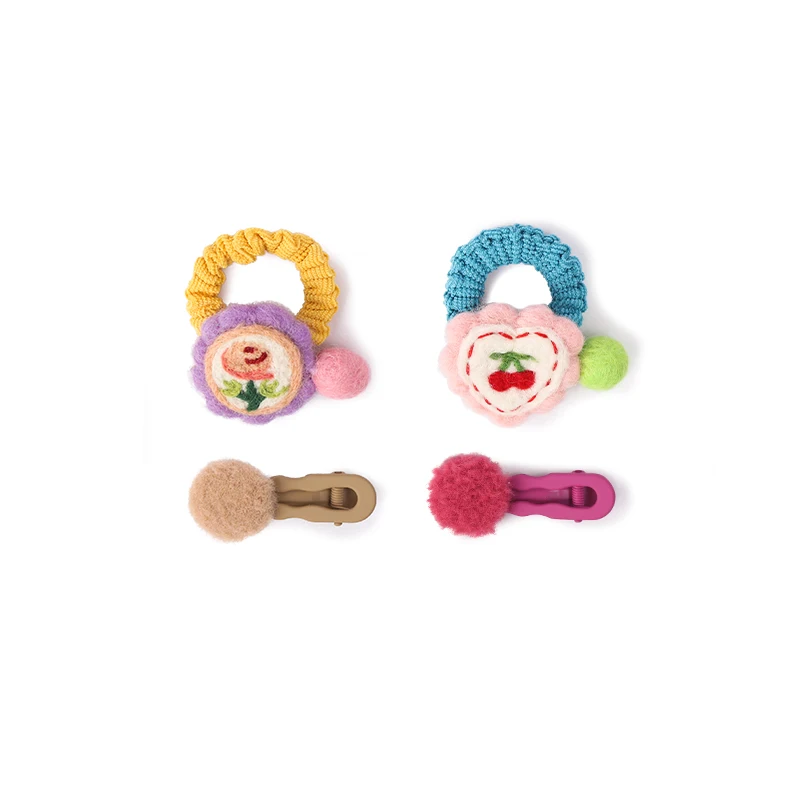 こめかみがコリコリするとき、前髪の静電気も気になる…そんなとき、どんなヘアアクセサリーが救うの？