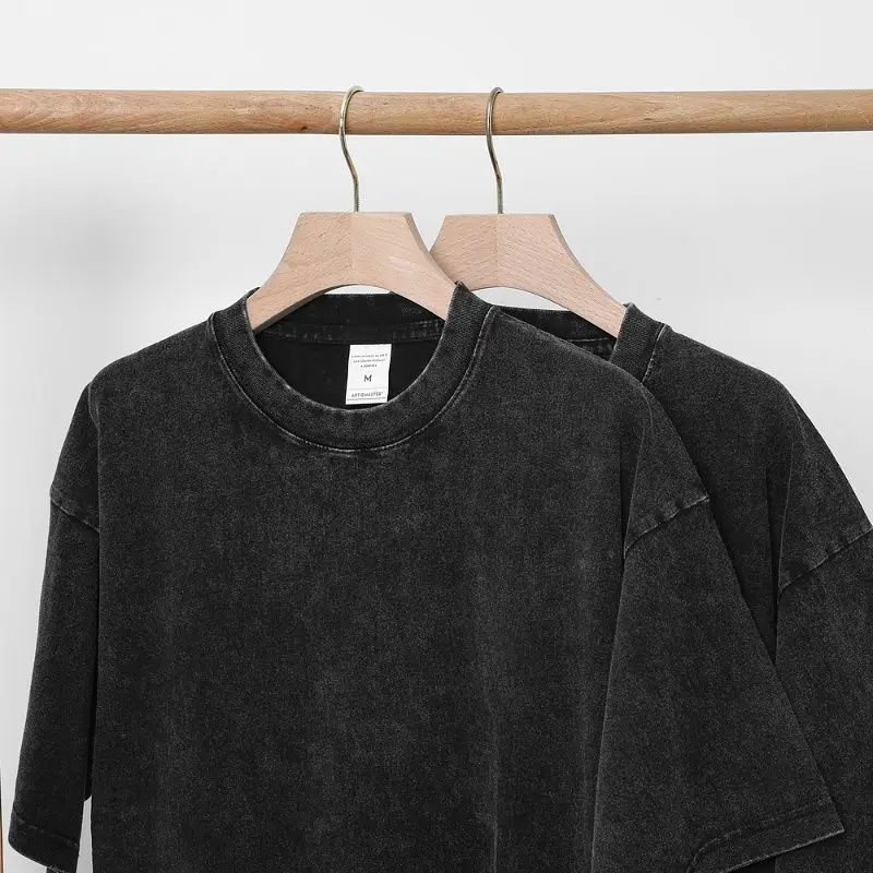 黒Tシャツの色落ちは避けられない？ヴィンテージ風のウ  ォッシュ加工Tが「色落ちの逆転」をもたらす理由