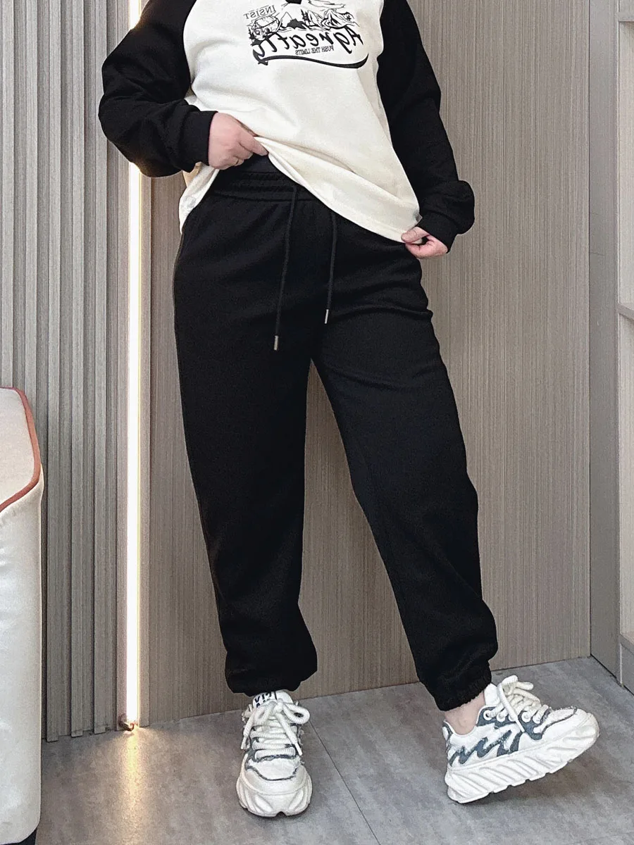 大人可愛いの本質とは？高腰束脚パンツで実感する自然なスタイル