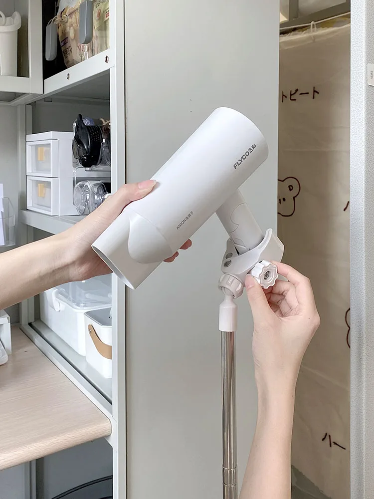 スタンド式ドライヤー置きは本当に必要なのか？その選び方と実際の使い方を徹底解説