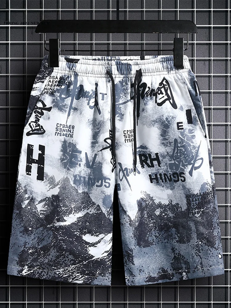 40代の夏にぴったり？黒短パンコーデの選び方と、大人のショートパンツに欠かせない「迷彩」の魅力とは