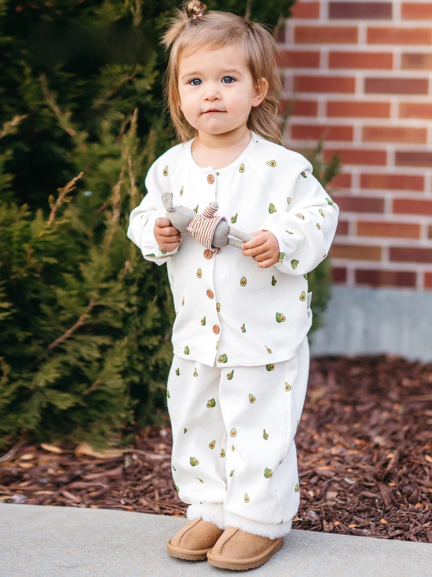 生後3ヶ月の服のサイズはどれ？MILKBARNのワッフルカーディガンとパンツが解決するリアルな悩み