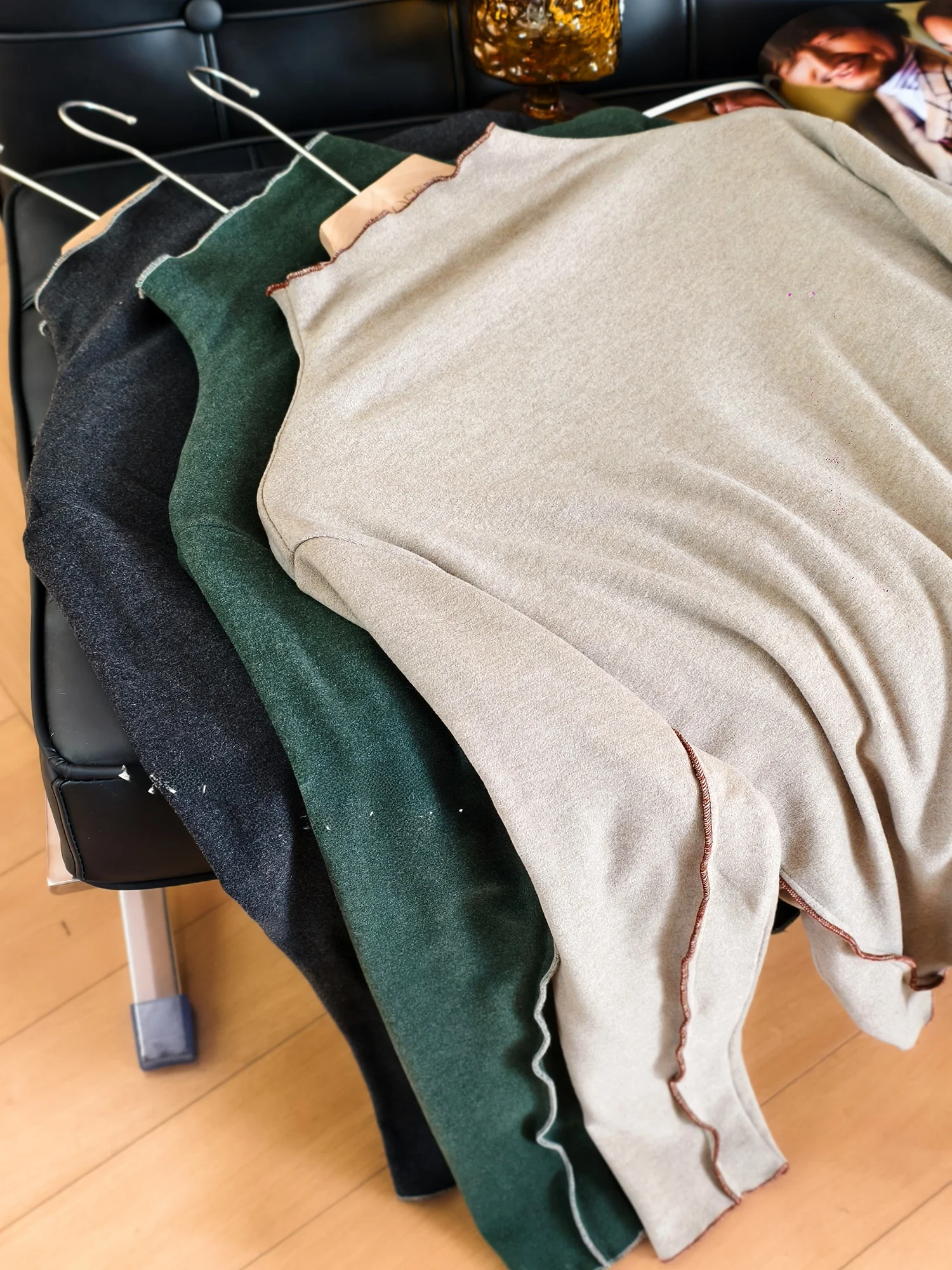 タートルネックTシャツはどんなもの？女性にぴったりの「甘さと立体感」が融合した1着が今、注目されています