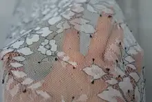 高級レース素材【コントラストのあるデザイン・刺繍付き】