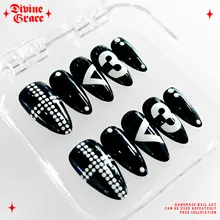黒白十字架デザインの高品質ネイルチップ【暗黒系・手作り】