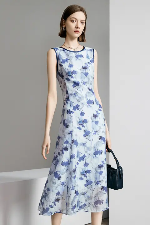 水墨印花デザインの女性用ワンピース【ブルー・タイトフィット・ラウンドネック・ノースリーブ】