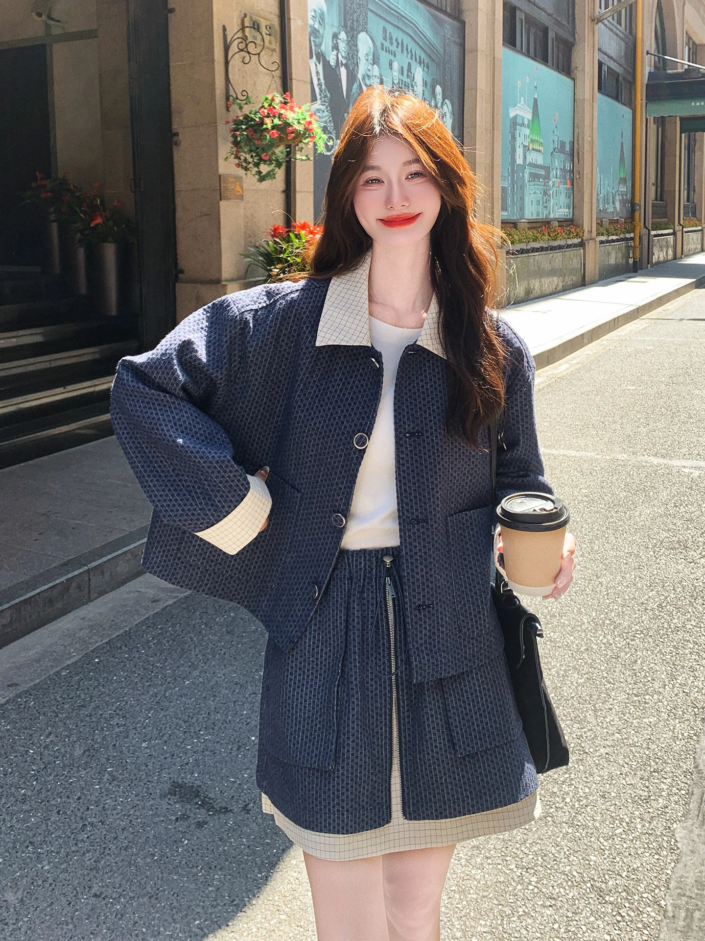 20度の日差しの中、高校生が着るべき服装は？