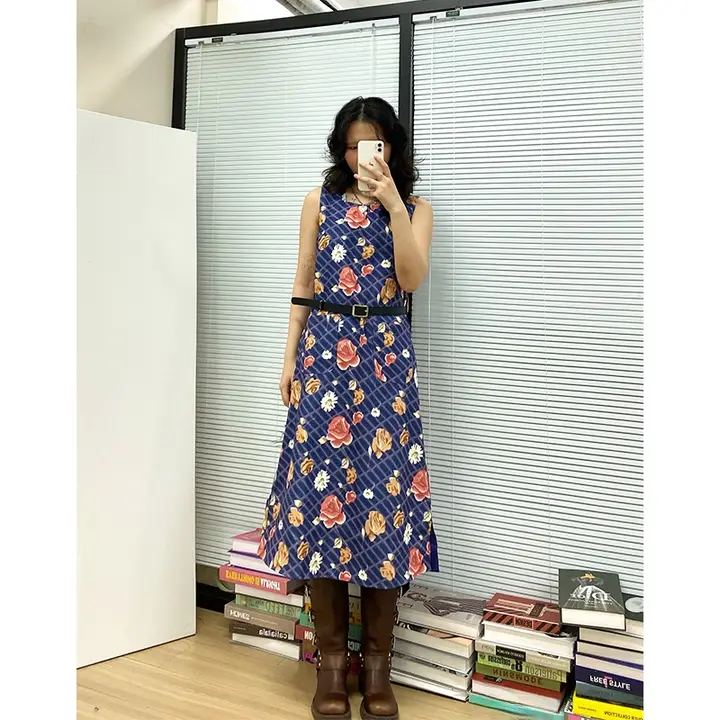 レトロ花柄デザインのサスペンダーワンピース【昭和風】