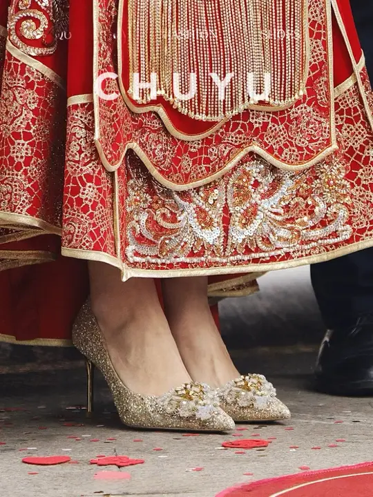 キラキラのハイヒール【結婚式用・ゴールド・スパンコール・普段使いにも最適】