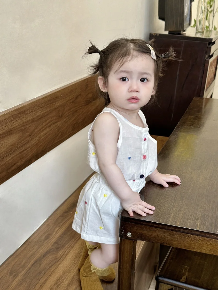 女の子用夏用薄手トップスとショートパンツセット：1歳半から3歳女児向けの快適なカジュアルスタイル