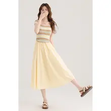 Aラインデザインの女性用黄色プリーツスカート【夏用・高腰・中長丈】