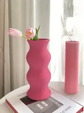 ツイスト花瓶 モダンインテリア 緑の陶器 マット 高い美しさ