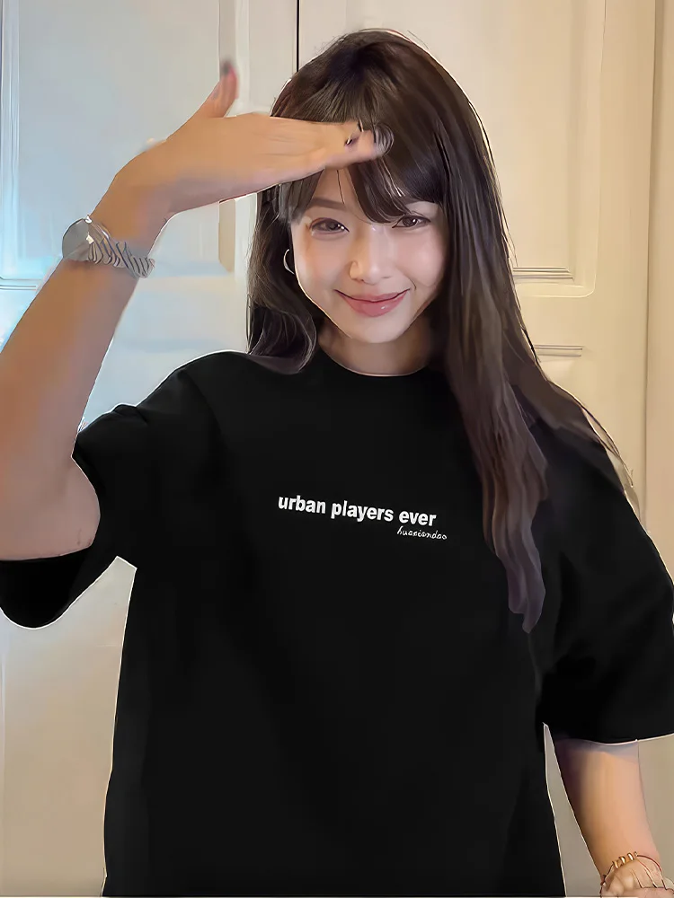 黒Tシャツを夏に着るなら、どう選ぶべきか？