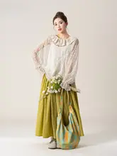透け感のあるレースの花柄ドロップショルダー長袖シャツ【淡いピンク・ランタン袖】
