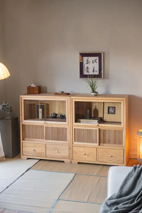 白蜡木製 用途多様な収納キャビネット【ガラス蓋・防塵・大容量】