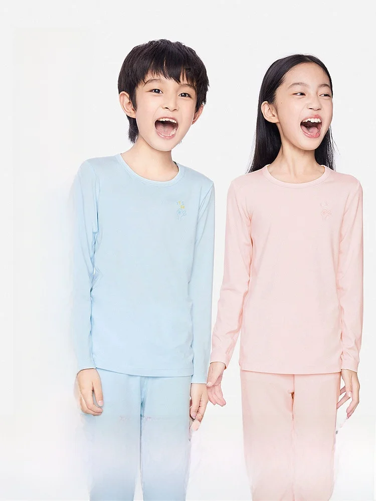 秋物とは何か？秋物ファッションの本質と、4つのアイテムで感じる季節の温度