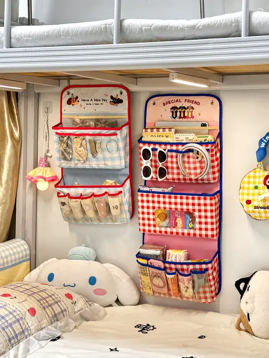 かわいい学生用ベッドサイド収納ポケット【布製・掛け式・おしゃれなデザイン】（セットアップ対応）