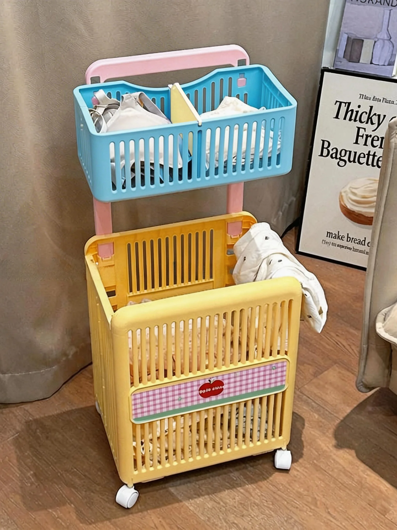 狭い部屋でも洗濯物がスッキリ！二段式収納バスケットは本当に必要なの か？