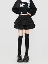立体的なフラワーデザインの黒いフレアスカート【春用・フリル付き・Aライン】