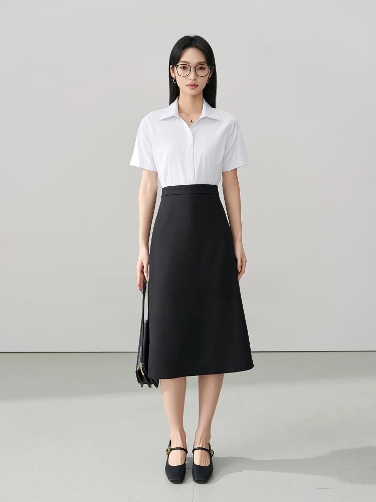 40代の研修にふさわしい服装は、シンプルで通気性の高いワンピースがベスト？
