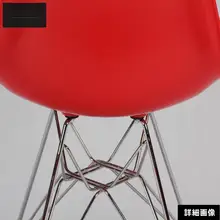 ミニマリストデザインのプラスチック製ダイニングチェア【布張り・スチール脚】