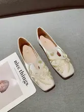 レトロなフラットシューズ【刺繍花柄・快適な柔らかいソール・スリップオン】