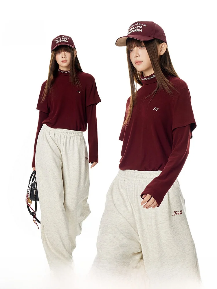ハイネック長袖Tシャツ：重ね着向けロングTの実用性とデザイン特性
