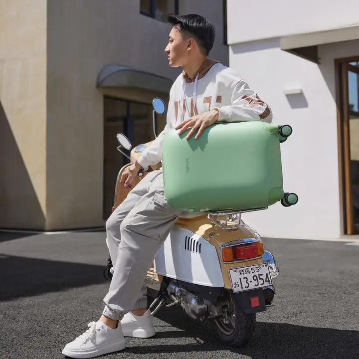 時間胶囊デザインのキャリーバッグ【幅広のハンドル・旅行・登場時に便利】