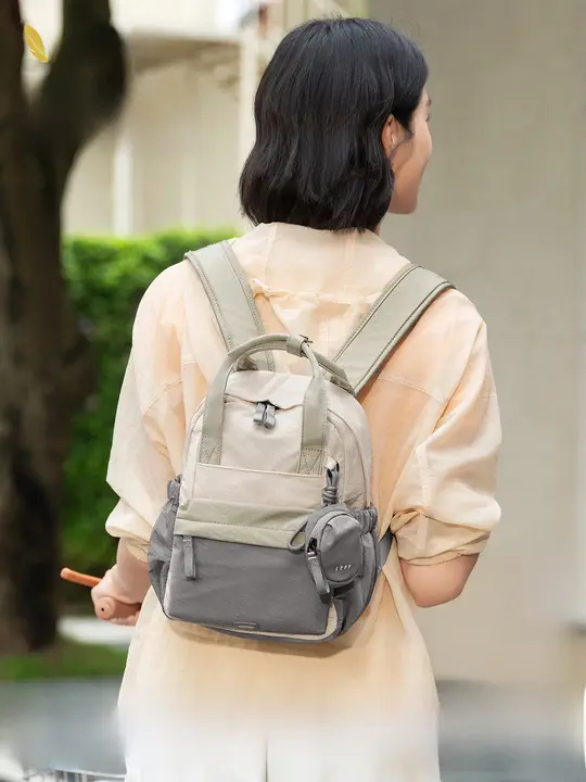 アウトドア用 軽量リュックサック【大容量・女性用】