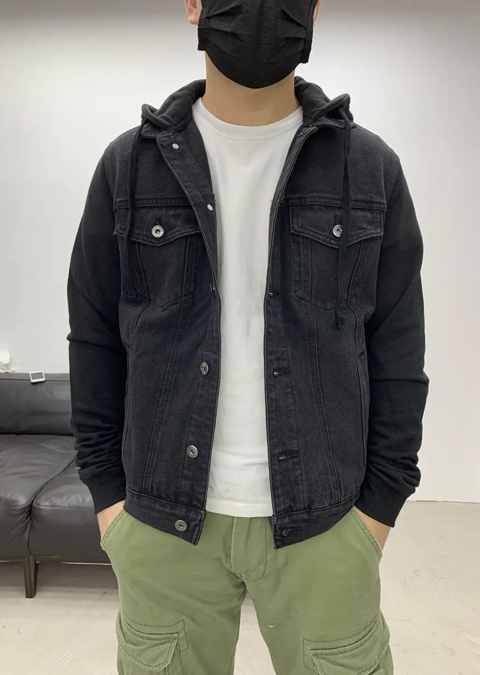 40代が着るストリートファッションの本質は？袖子切り替えデザインのデニムジャケットで答えをみつける