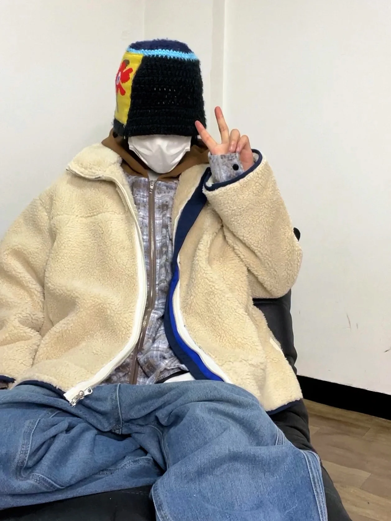 冬の日常に必要な「暖かいパーカー」は、本当に薄手でも暖かくできるのか？