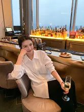 クラシックカラーの長袖シャツ【女性用・ゆったりデザイン・カジュアル通勤・重ね着対応】
