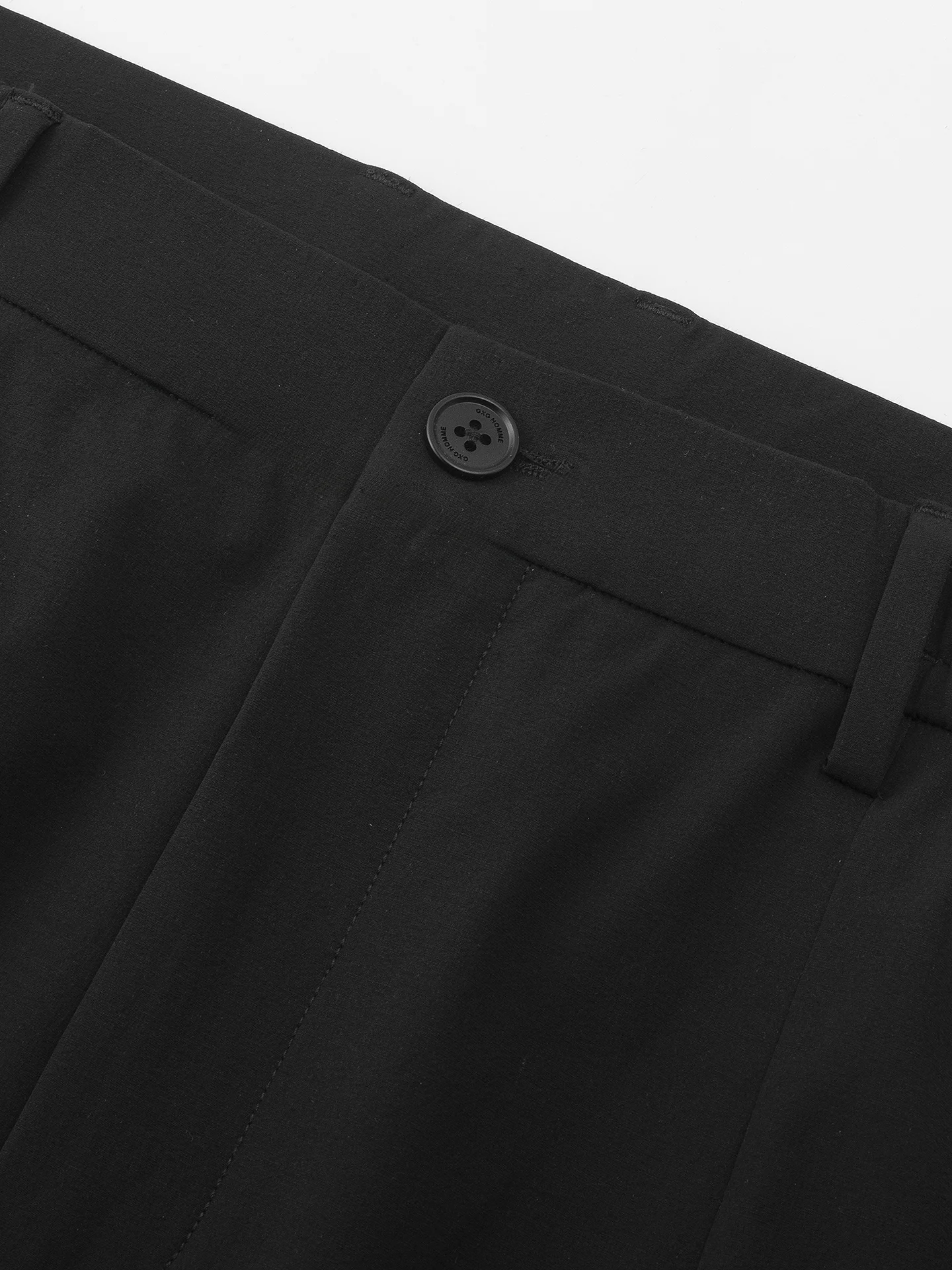 ストレートパンツ メンズ：夏用シンプルデザインの実用性とサイズ選定ガイド