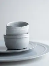 優雅な浅灰色の陶器製朝食プレート【西洋料理用・スイーツ・マグカップ・飯碗】