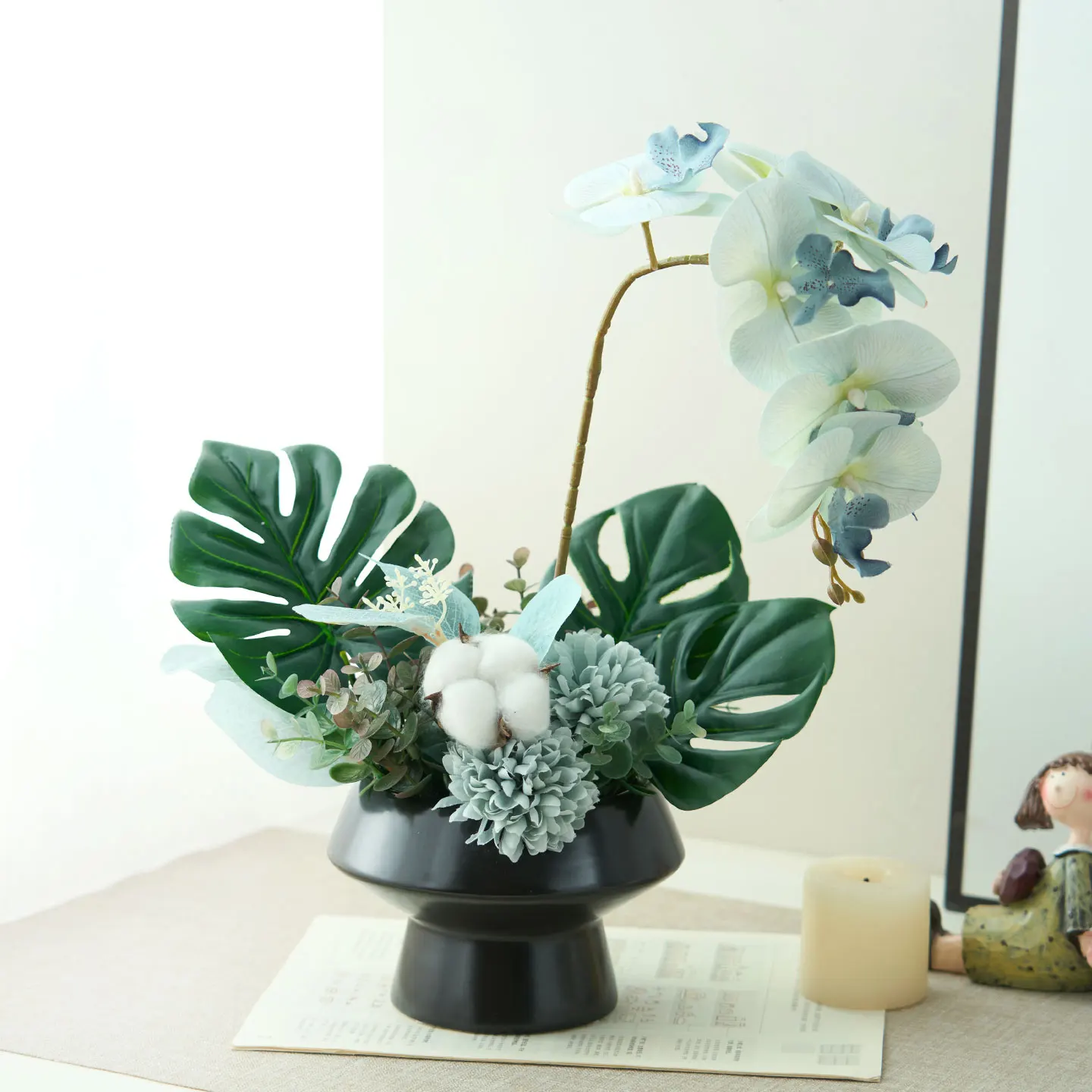 北欧風蝶蘭造花：観葉植物としてのデザイン性と室内環境適応性