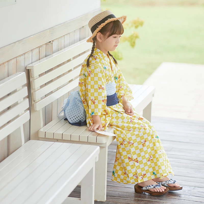 親子浴衣 レモンイエローのトンボデザインで夏の演出を楽しむ