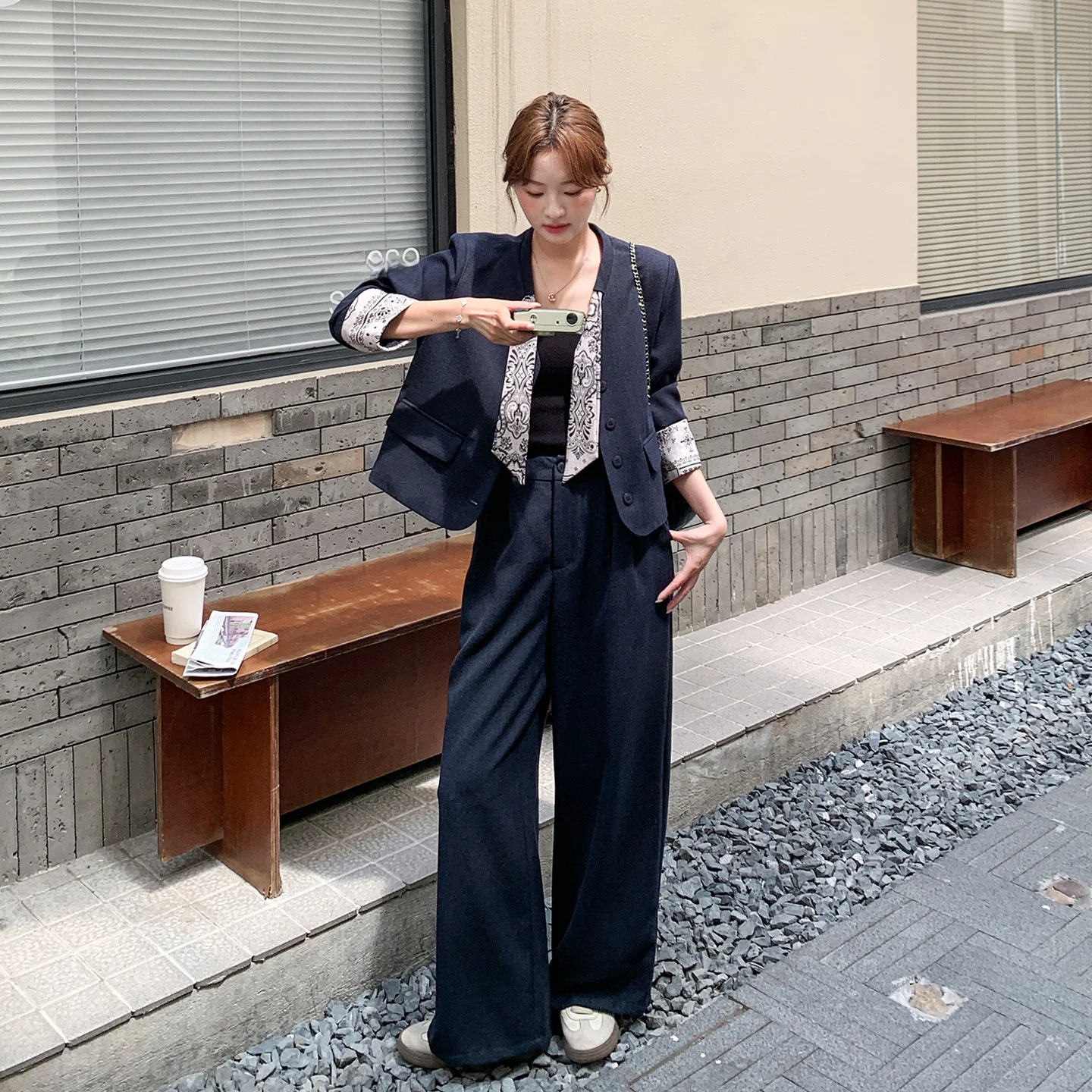 40代女性の体型カバースーツはどう選ぶ？エレガントでぽっちゃりも隠せる秋のベストアイテムとは？