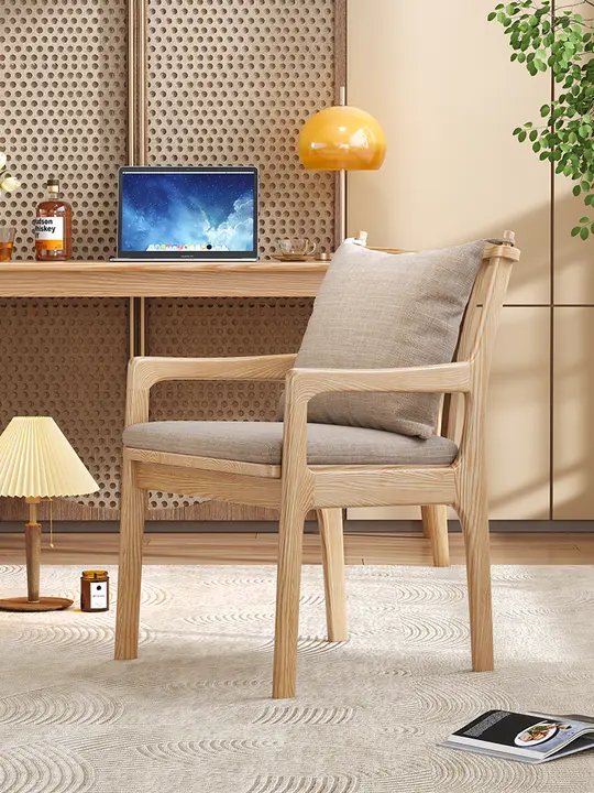 北欧風 無垢材ダイニングチェア【ホワイトアッシュ・アーム付き・背もたれデザイン】