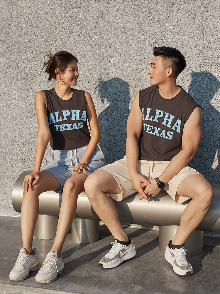 スポーツトレーナーとは何か：AlphaGym ビンテージ風ノースリーブタンクトップの実用性と使用シーン