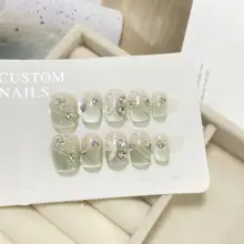 ハンドメイド短丈バタフライデザイン春用ビジュー付きネイル【クリア感・薄荷色】