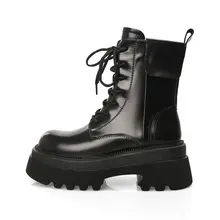 真皮の丸トゥ厚底レディースマーチンブーツ【レースアップ・カジュアル・春用】（セットアップ対応）