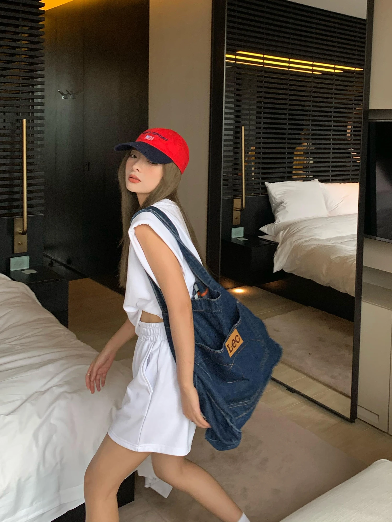 ぴったりTシャツがダサいと感じる理由は？夏の無袖Tシャツで解決できる3つのポイント