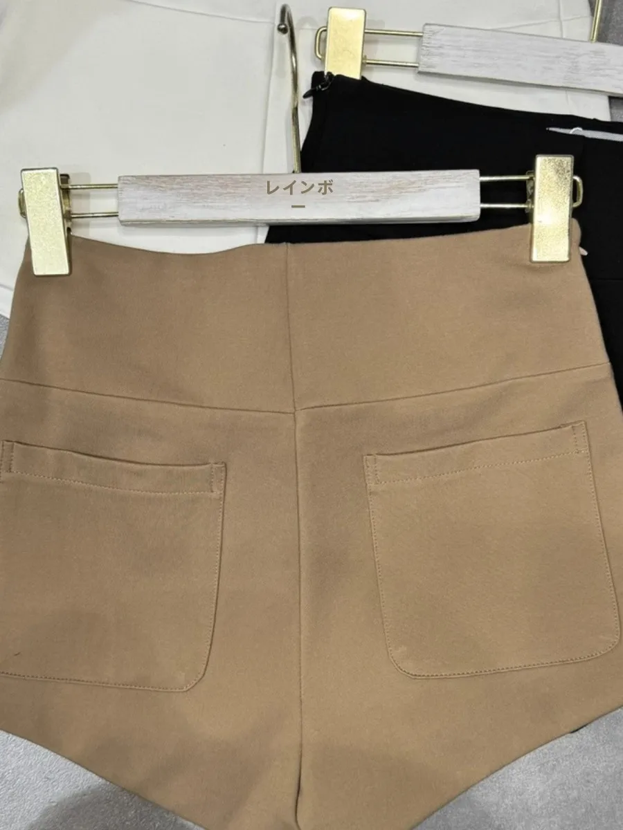 体のラインが出る服 職場でどう隠す？高腰ボディコンショートパンツが解決するリアルな通勤スタイルとは