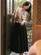 ロマンティックなデザインの高腰プリーツ Aラインサテン半身スカート【シンプルで使いやすい・ロング丈】