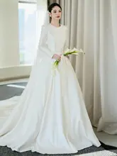 エレガントな長袖軽婚纱【サテン素材・小さなトレー付き・白色・おもてなし用】（セットアップ対応）
