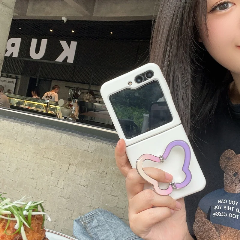 Galaxy Z Flip 7 と iPhone 15 の違いを比較するなら、このケースが一番おすすめ？